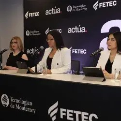 alumnas del Tec presentan la agenda de Actúa