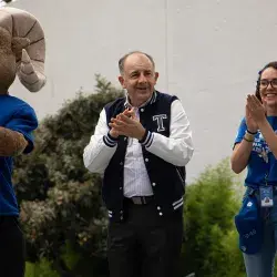 Eugenio Aguilar en celebración de 81 aniversario