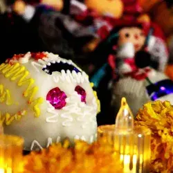 Altar de muertos en EXPOTEC 2024, en el Estadio Banorte, la casa de los Borregos.
