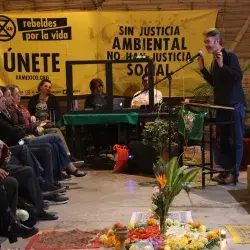 Jem Bendell durante la presentación de su libro en Ciudad de México