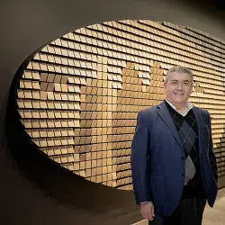  Tec recognizes José Antonio Fernández.