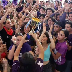 Más de 500 estudiantes de la PrepaTec Cuernavaca se vistieron de rojo, rosa y morado para demostrar cuál es la mejor generación en la Copa Borrego, un evento que este 2025 cumplió 10 años de realizarse en el campus Cuernavaca.