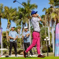 jugador de golf en torneo