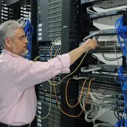Profesor lidera laboratorio inclusivo enfocado a redes computacionales