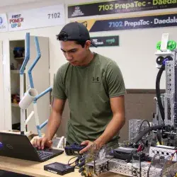 Beca robótica, alumno de PrepaTec Guadalajara ganó el premio Dean's List del certamen FIRST.