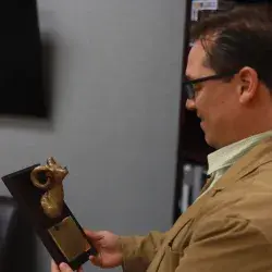 Alberto Arvizu, director de la Escuela de Negocios recibió premio nacional por su trabajo como instructor empresarial