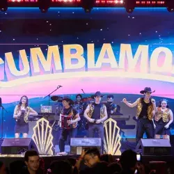 CUMBIAMOR durante su presentación en el festival VIBRART 2025 en la ciudad de Querétaro 