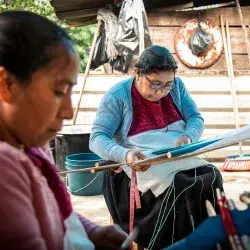 tejedoras del telar de cintura