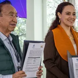 Isaías González, secretario general de la CROC, junto a Judith Godoy, decana nacional de la EHE del Tec.