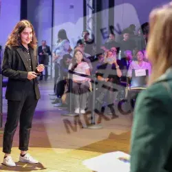 Victoria de León en Mentes en Acción