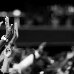 Estudiantes del Tec campus Qro impulsan un canal de diálogo entre Gallos Blancos y el grupo de animación la Resistencia Albiazul.