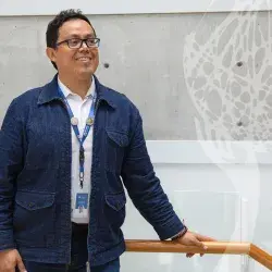 Octavio Benítez, docente de PrepaTec Ciudad de México, recibe el Premio al Profesor Inspirador David Noel Ramírez Padilla