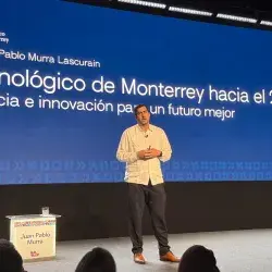 Juan Pablo Murra Lascurain presentando