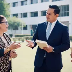 Los docentes de Derecho Sofía Altamirano, Luis Gerardo Ortiz y Alejandra Meza, del Tec campus Chihuahua, conversan a propósito de las obras que acaban de publicar.