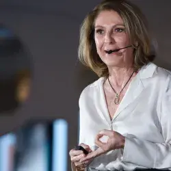 Marcela Velasco, EXATEC del Tec en Estado de México, narra su trayectoria hasta ser directora de mercadotecnia corporativa de América Móvil – Telcel.