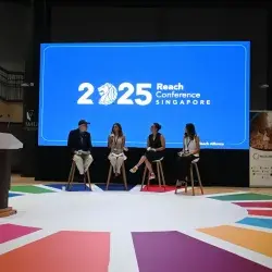 Mexican wins hackathon in Singapore with financial research