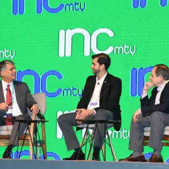 Greg Fenves, Pablo Murra y Salvador Alva.