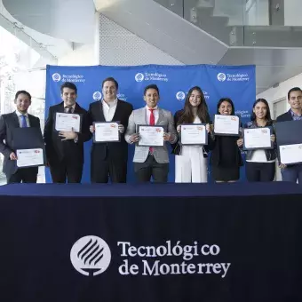 Graduación Licenciado en Creación y Desarrollo de Empresas. 