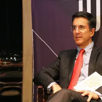 Los de adelante corren mucho. Desigualdad, privilegios y democracia. 
