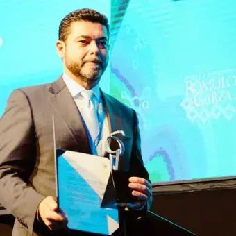 insignia dr. Santos