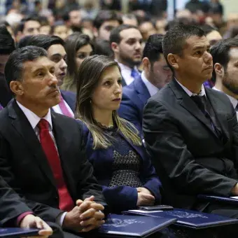 “México necesita nuevos mexicanos”: Víctor Gutiérrez a egresados