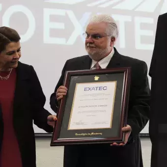 Entrega de Premio Mérito EXATEC