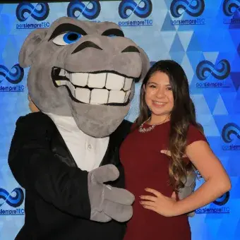 alumna con nautilus