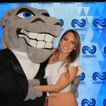alumna con nautilus