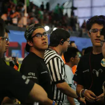Alumnos en competencia FIRST