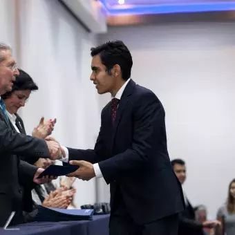 Entrega de reconocimientos a nuestros alumnos y profesores 