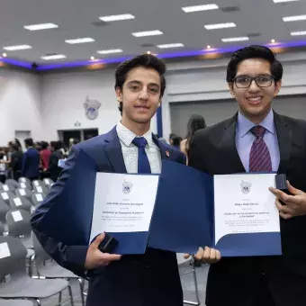 Entrega de reconocimientos a nuestros alumnos y profesores 