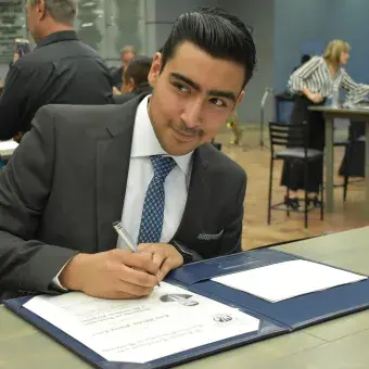 Agradecen a sus padres con una Noche Tec