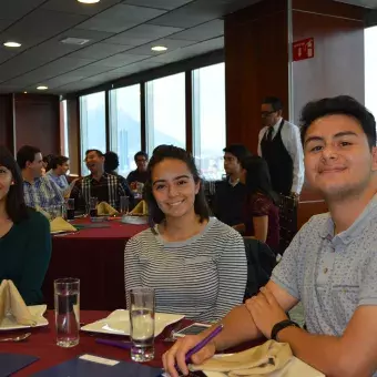 Estudiantes de la Escuela de Ingeniería y Ciencias durante su ceremonia de premiación en Campus Monterrey.