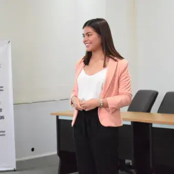 alumno exponiendo 