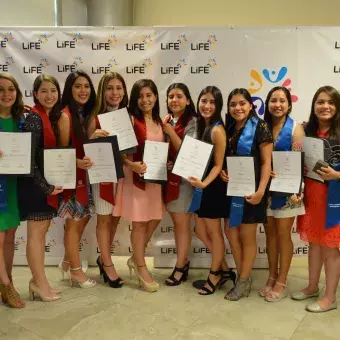 Premian perseverancia de alumnos LiFE