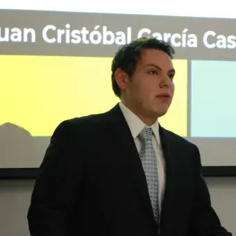 alumno exponiendo 