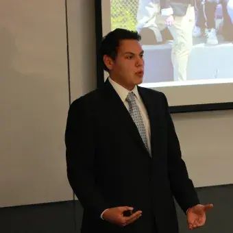 alumno exponiendo 