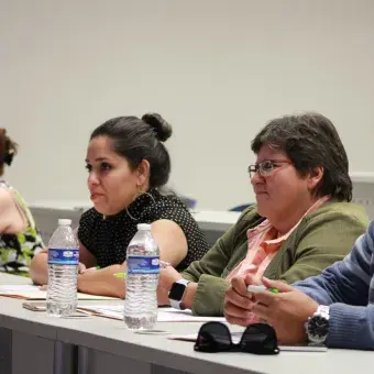alumno exponiendo 