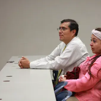alumno exponiendo 