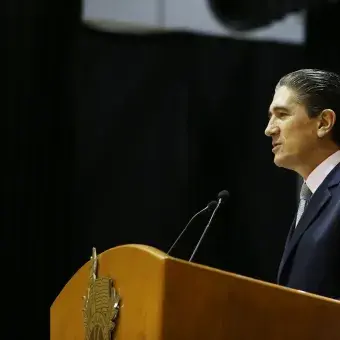 Egresados del Tec comprometidos en honrar a su país