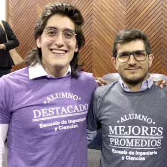 Estudiantes de Ingeniero en Tecnologías Computacionales que fueron reconocidos