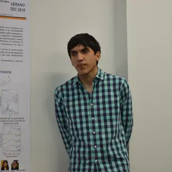 Javier Gutiérrez presentando su proyecto