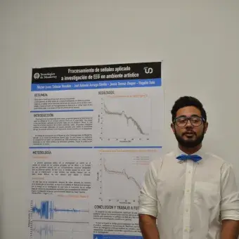Héctor Issac Salazar y Joel Antonio Arriaga con su proyecto "Procesamiento de señalas aplicado a investigación de EEG en ambiente artístico"