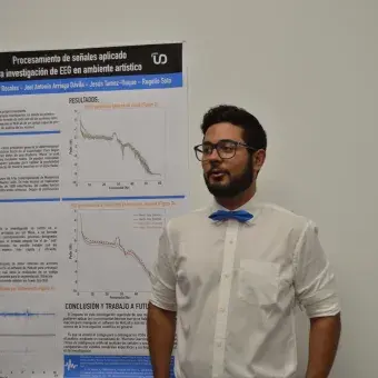 Héctor Issac Salazar y Joel Antonio Arriaga con su proyecto "Procesamiento de señalas aplicado a investigación de EEG en ambiente artístico"