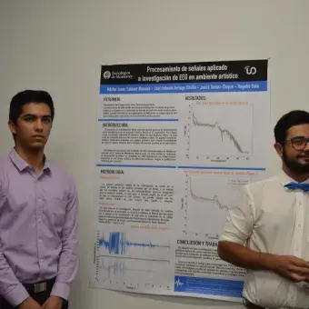 Héctor Issac Salazar y Joel Antonio Arriaga con su proyecto "Procesamiento de señalas aplicado a investigación de EEG en ambiente artístico"