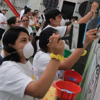 En Ciudad de México se pintaron diversas fachadas desde la mañana.