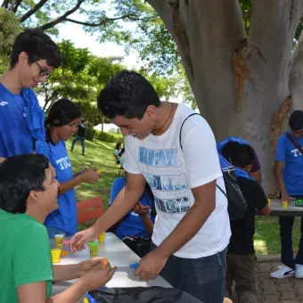 Alumnos en el HiTec