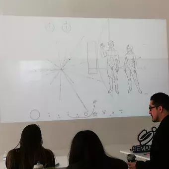 En Semana i alumnos del Tec de Monterrey elaboran pictogramas.