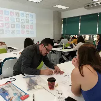 En Semana i alumnos del Tec de Monterrey elaboran pictogramas.