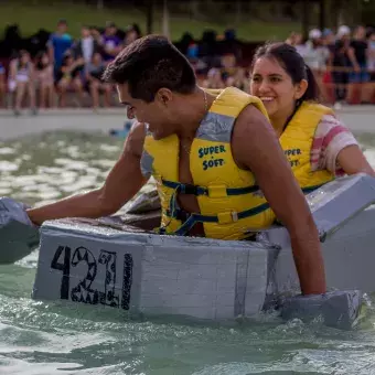 La Regata Industrial organizada por la Sociedad de Alumnos de Ingeniería Industrial y de Sistemas (SAIIS), se llevó a cabo en las instalaciones del parque acuático Ixtapan de la Sal en el Estado de México.